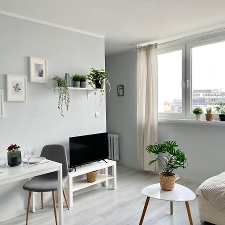 Zielinskiego Apartment ~ Self Check-In 24 ~ Parking & Lift Wroclaw Exterior photo